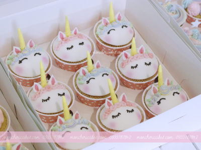 Bánh cupcake unicorn tông hồng và xanh dễ thương